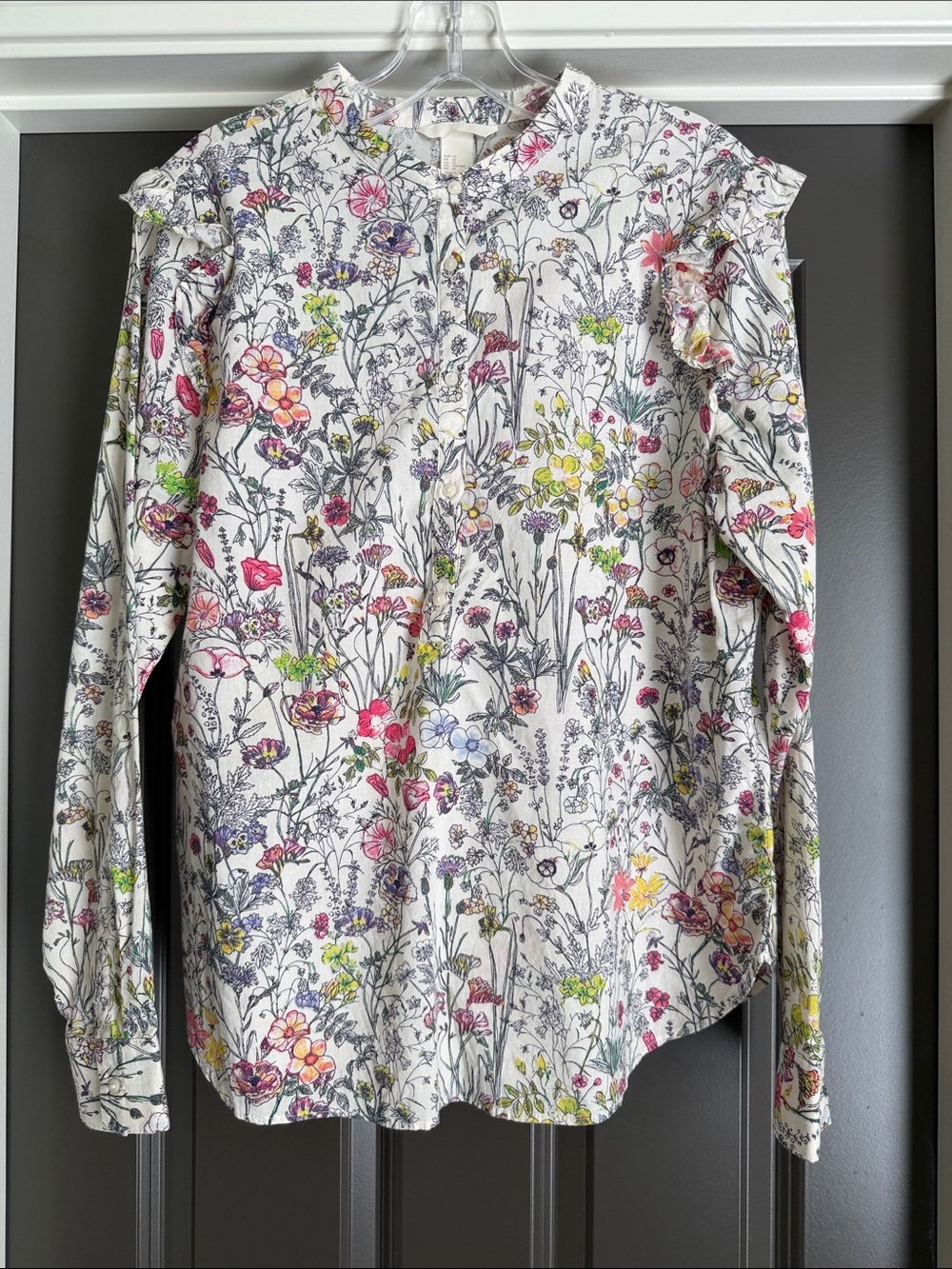 H&M White Floral Button-Down Ruffle Shoulder Shirt